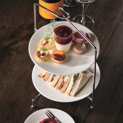 OPSATSER I GLAS, SKIFER, MV.